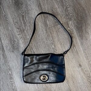 Vintage Garay Sleek Black Leather Shoulder Bag